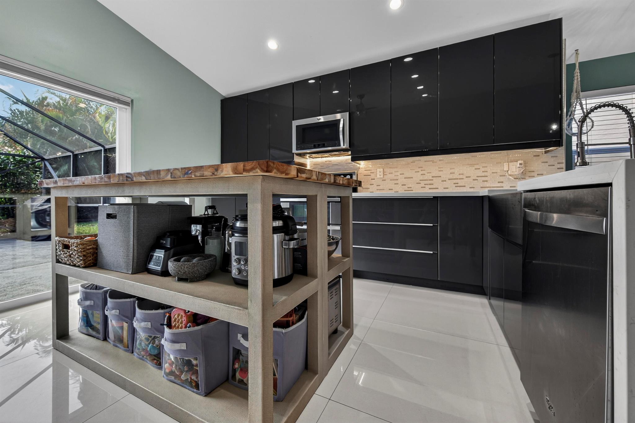 RAINBOW LAKES TR E - Residential