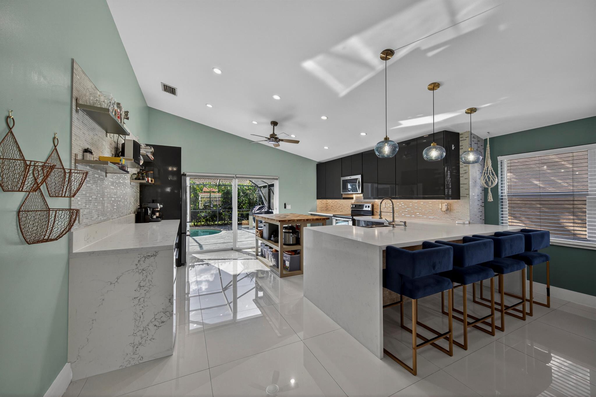 RAINBOW LAKES TR E - Residential