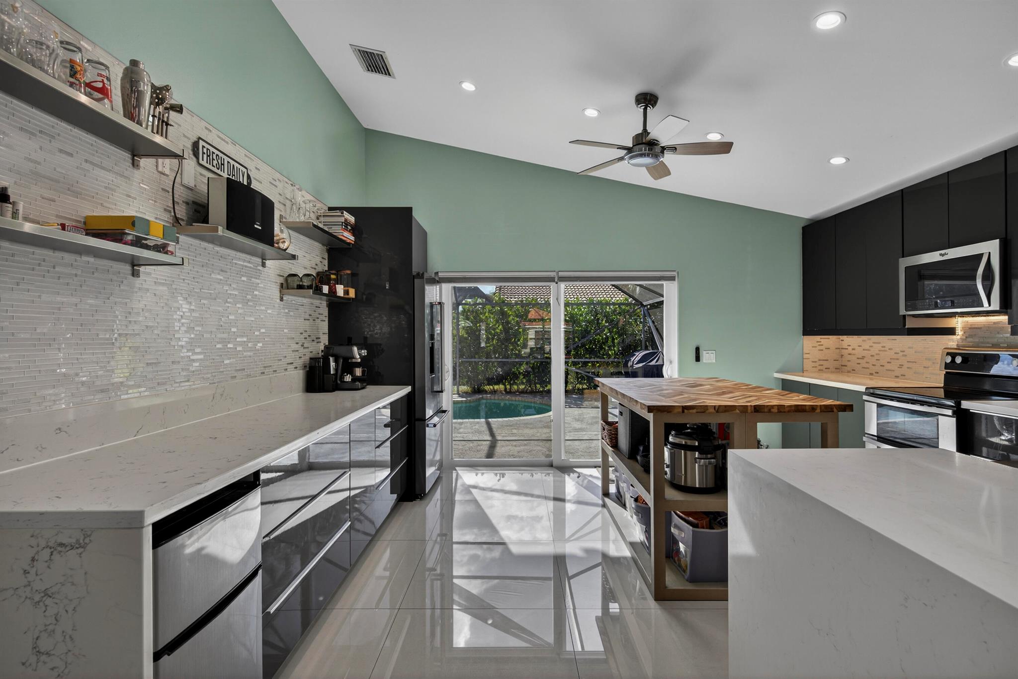 RAINBOW LAKES TR E - Residential