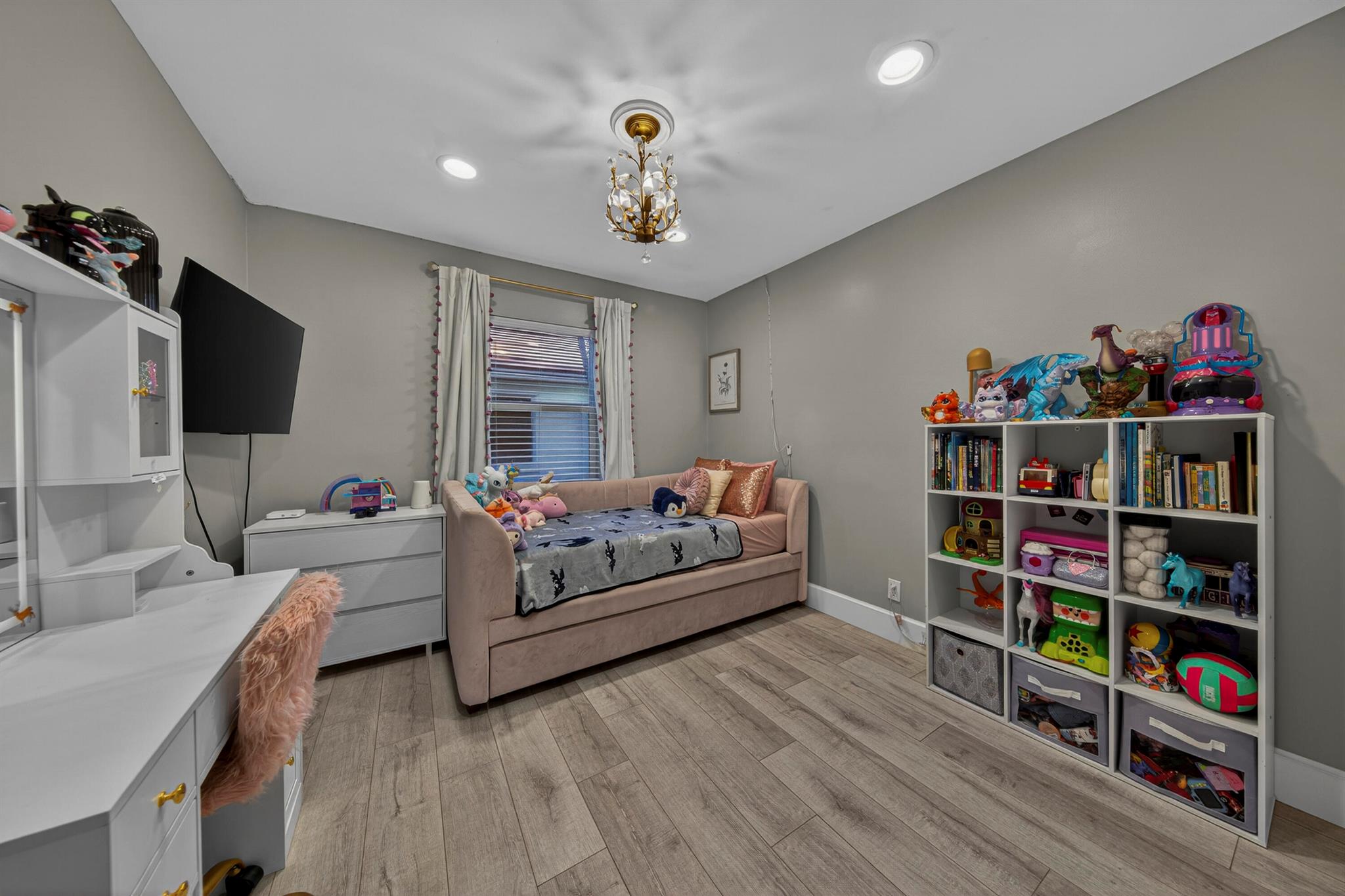 RAINBOW LAKES TR E - Residential