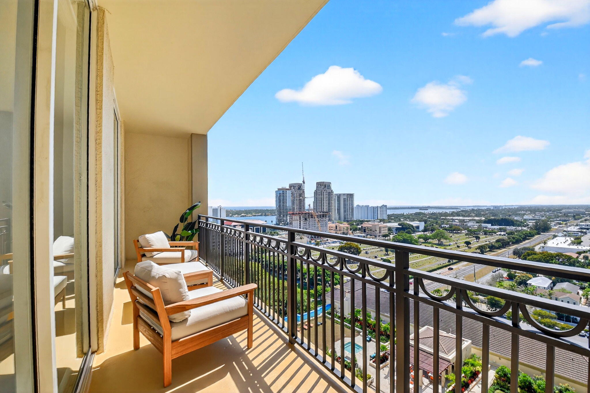 CITYPLACE SOUTH TOWER CONDO - Residential Lease