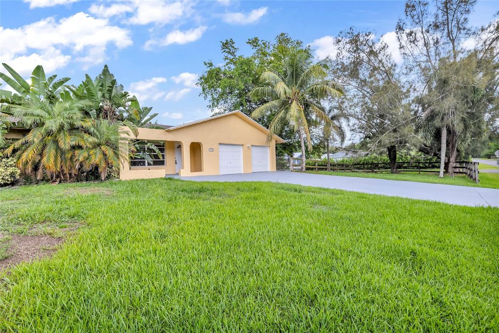 Photo of 11550 SW 17th Court, Davie, FL 33325 (MLS # F10466341)