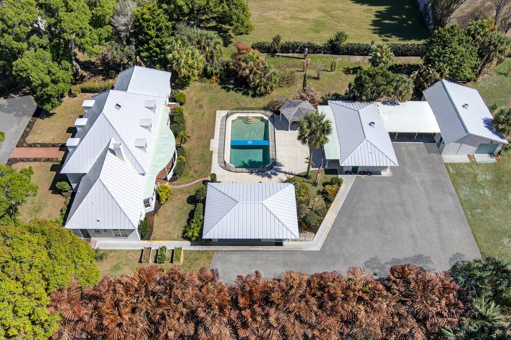 Photo of 4945 16th Street, Vero Beach, FL 32966 (MLS # R11168915)