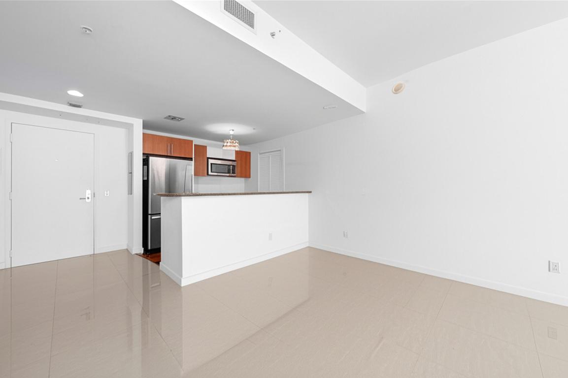 MET 1 CONDO - Residential