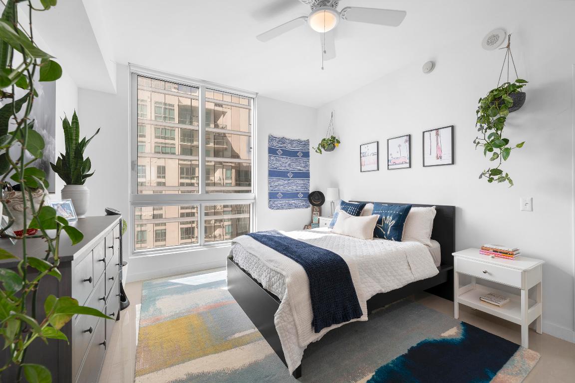 MET 1 CONDO - Residential