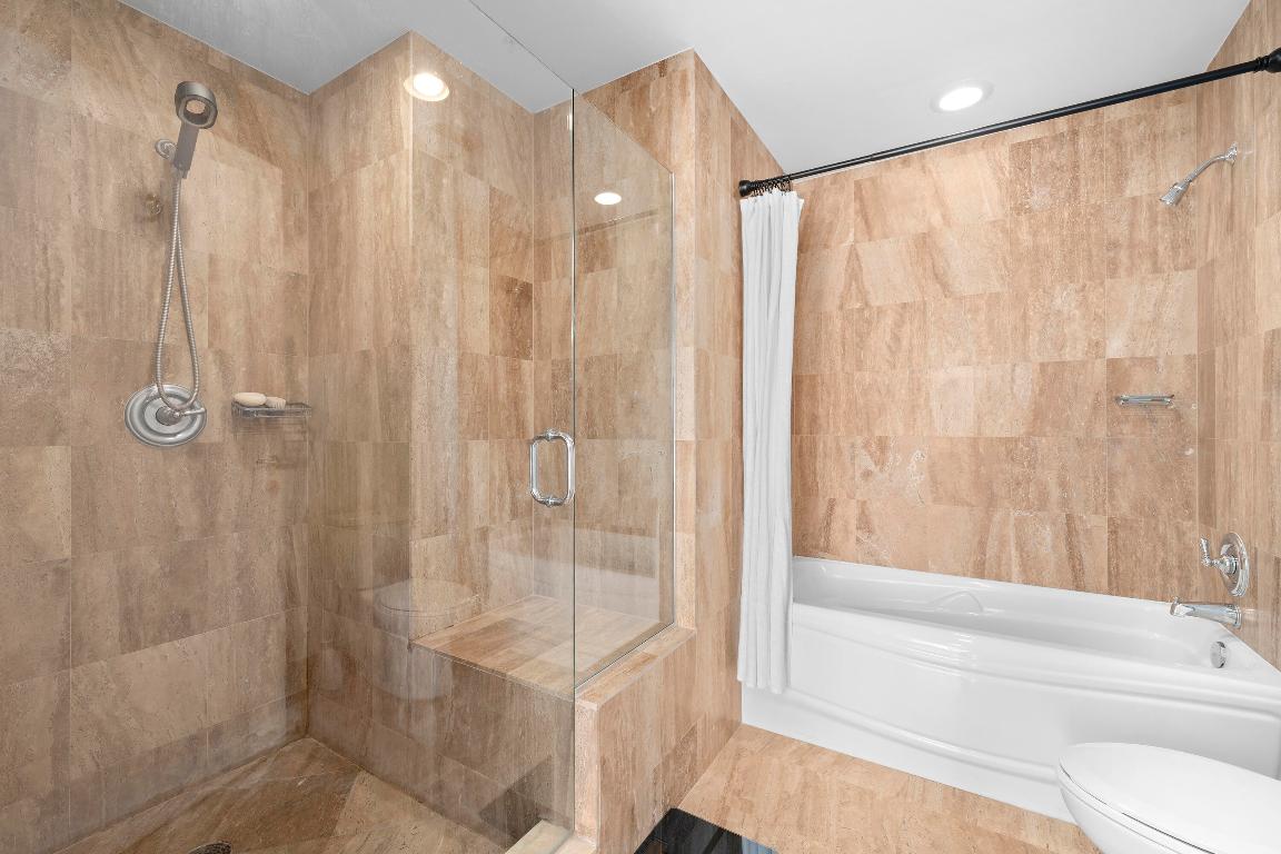 MET 1 CONDO - Residential