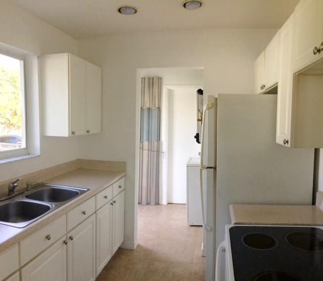 Hollywood Park 4-19 B - Residential Lease