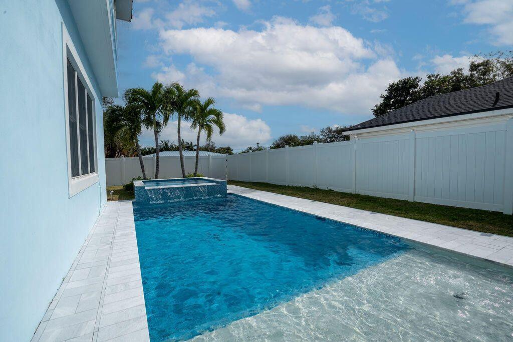 Jupiter In the Pines - Residential Lease