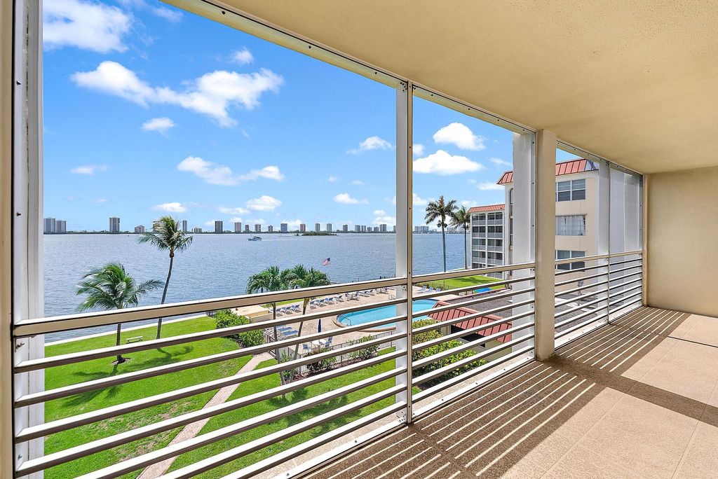 Photo of 105 Paradise Harbour Boulevard #402, North Palm Beach, FL 33408 (MLS # R11098207)