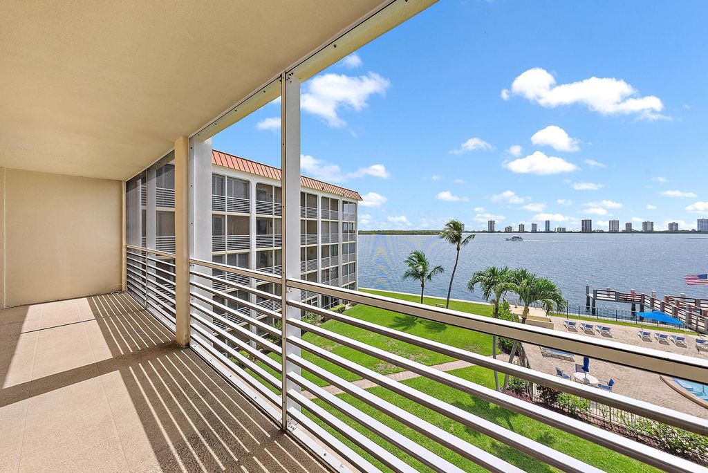Photo of 105 Paradise Harbour Boulevard #402, North Palm Beach, FL 33408 (MLS # R11098207)