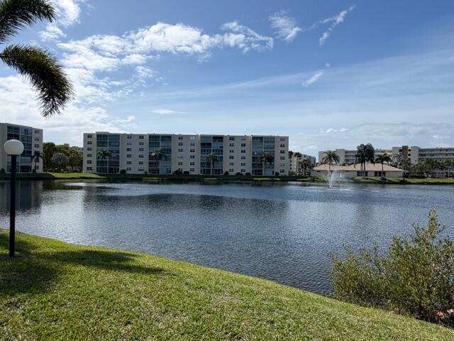 MEADOWBROOK LAKES VIEW CONDO - Residential