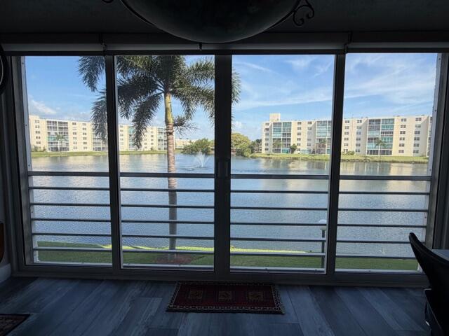 MEADOWBROOK LAKES VIEW CONDO - Residential