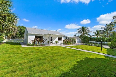 Tiny photo for 3437 Palm Court, Jupiter, FL 33469 (MLS # B26083858)