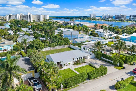 Tiny photo for 3437 Palm Court, Jupiter, FL 33469 (MLS # B26083858)