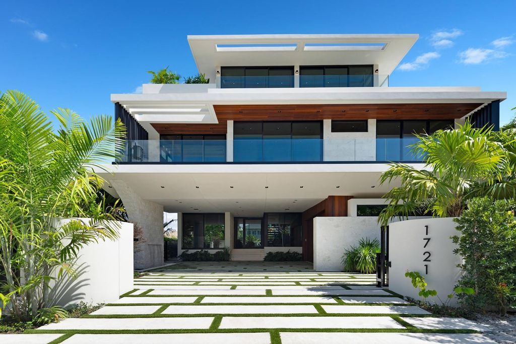 Photo of 1721 SE 11th Street, Fort Lauderdale, FL 33316 (MLS # F10520613)