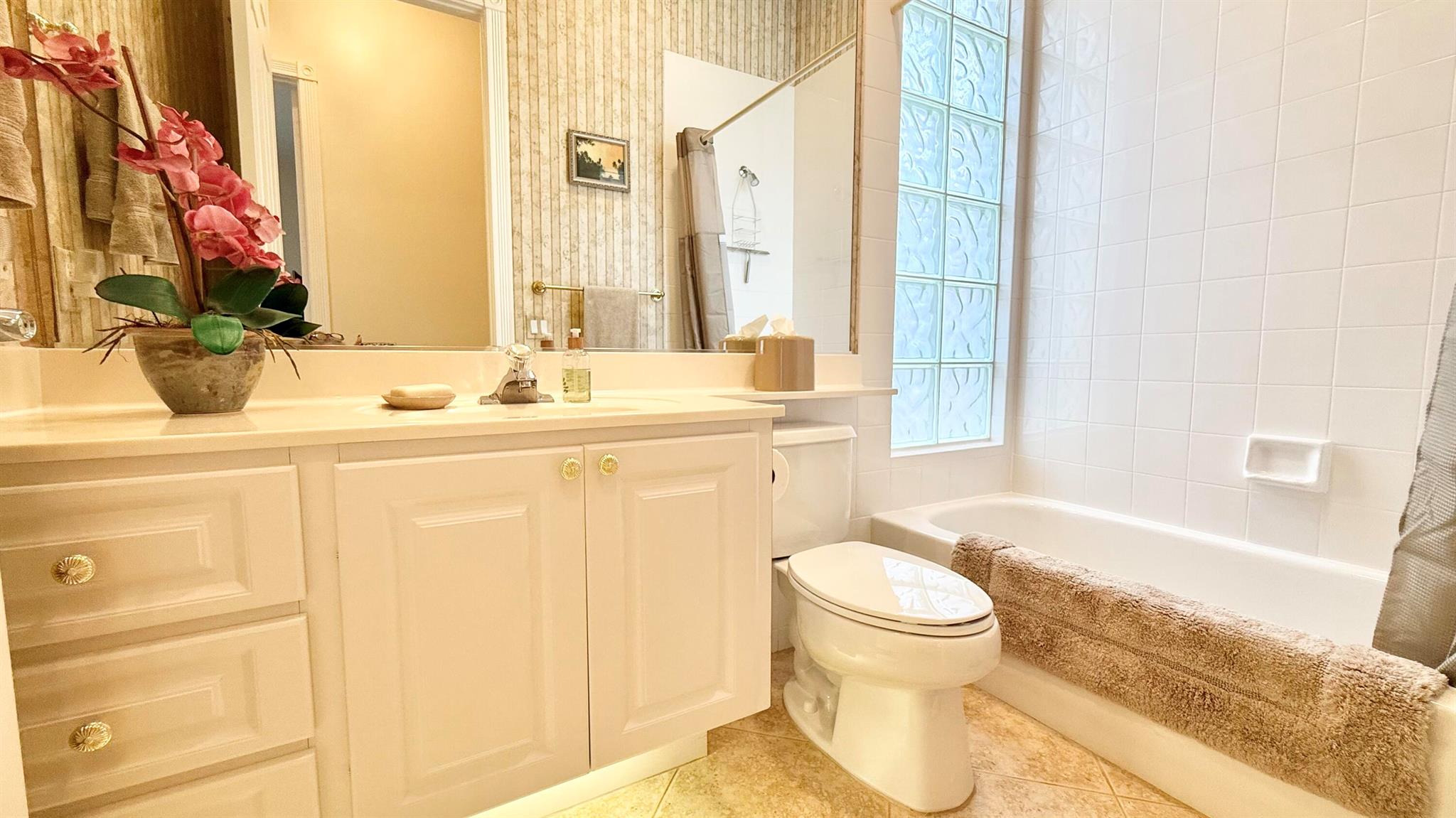 RIVERWALK - Residential