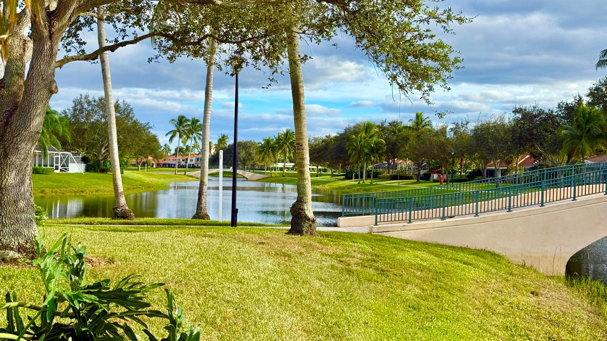 RIVERWALK - Residential