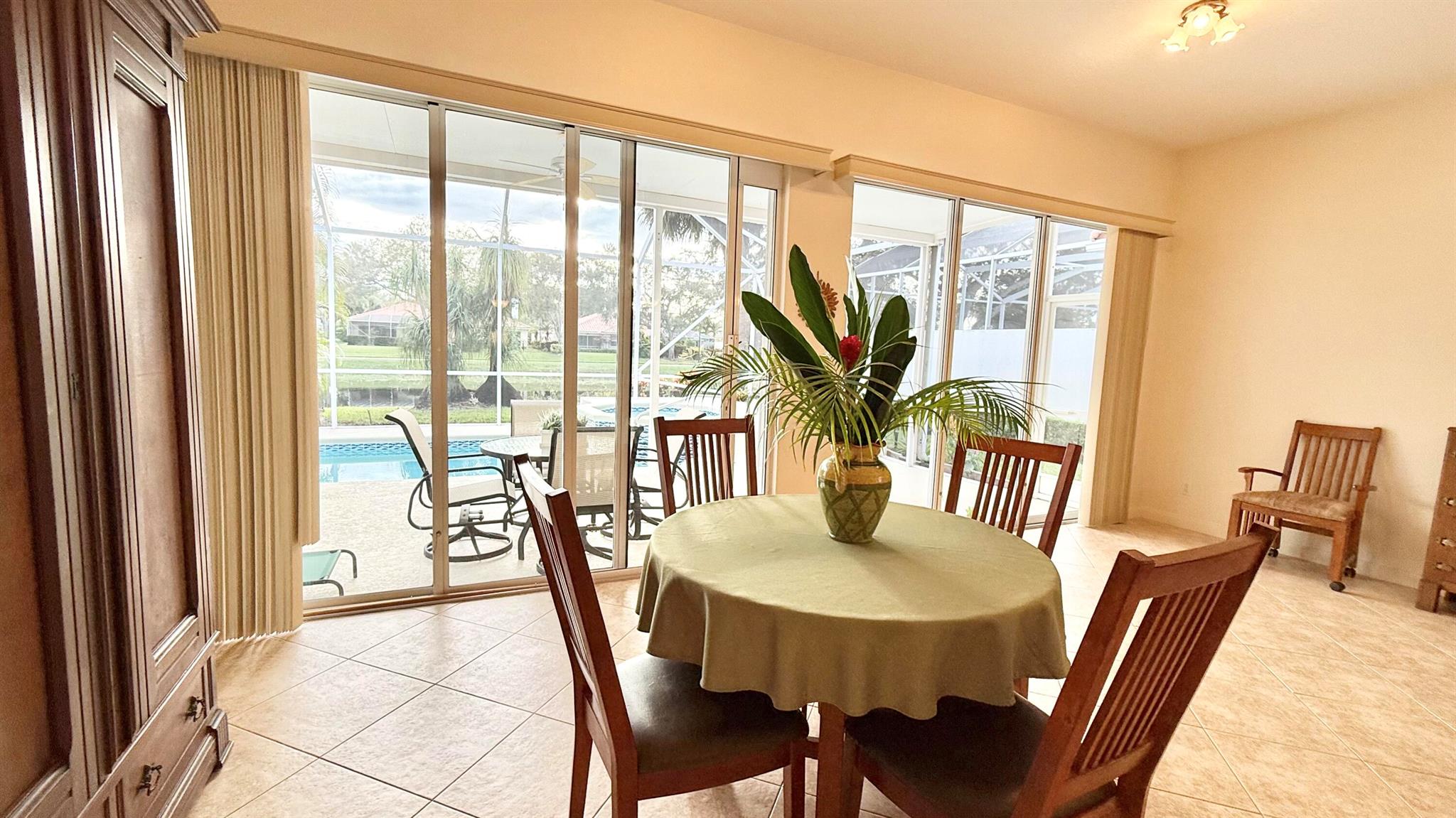 RIVERWALK - Residential