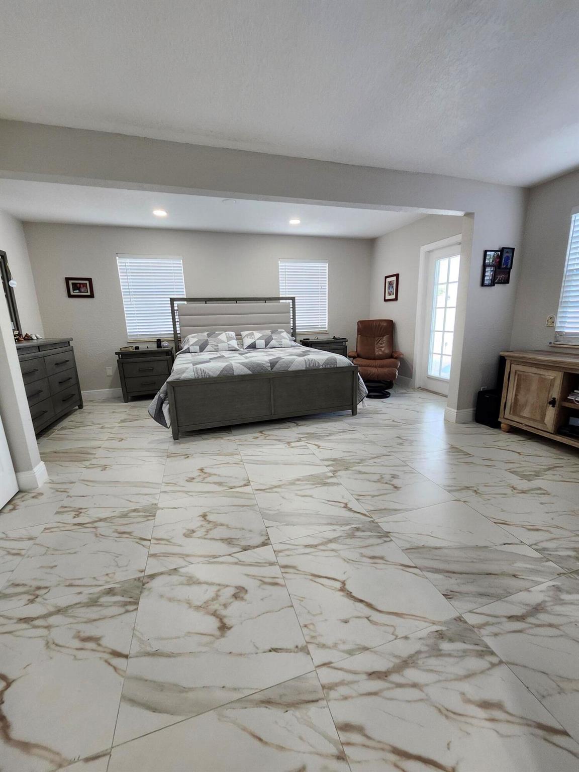 COUNTERPOINT ESTATES 10 - Residential