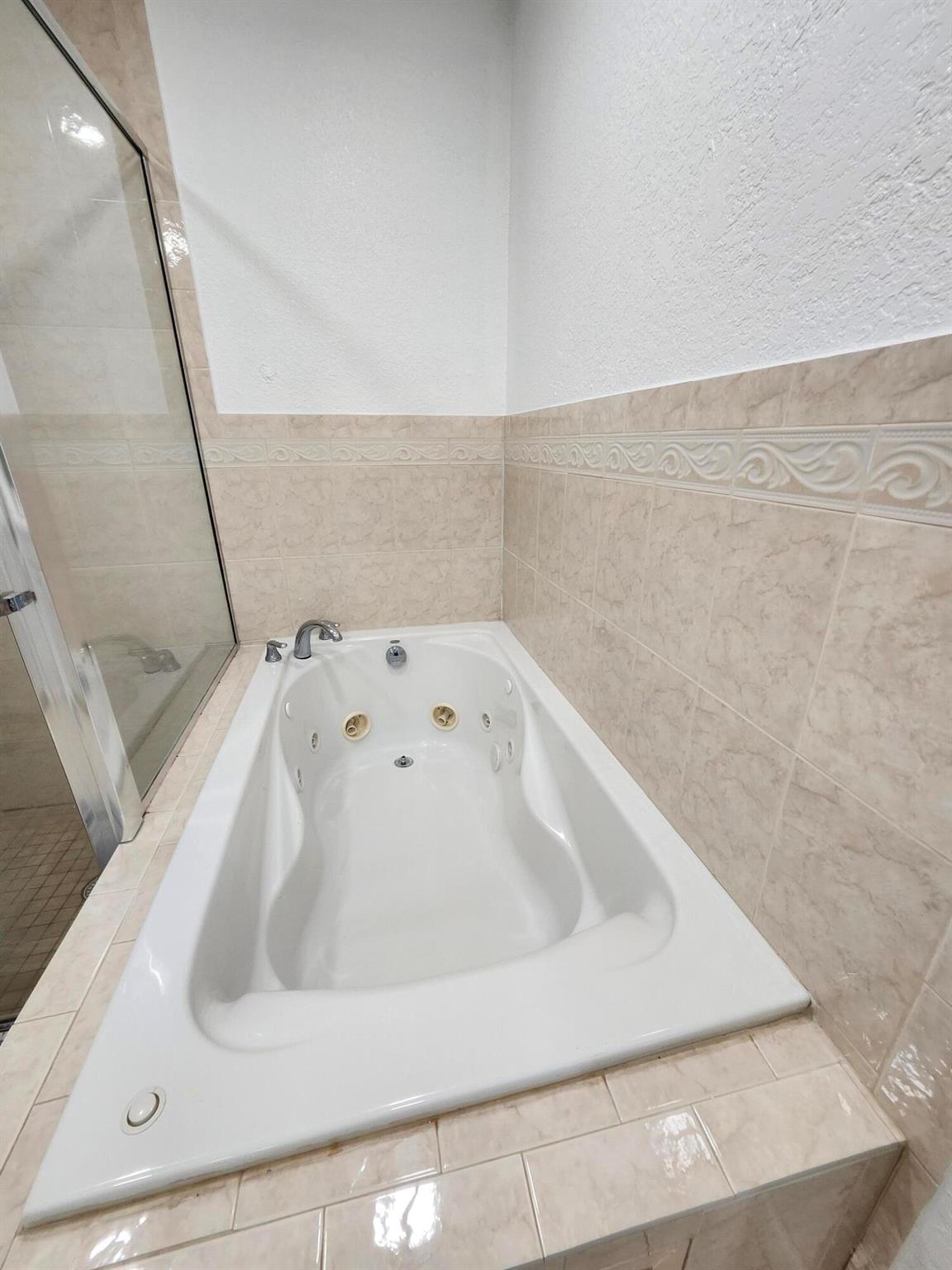 COUNTERPOINT ESTATES 10 - Residential