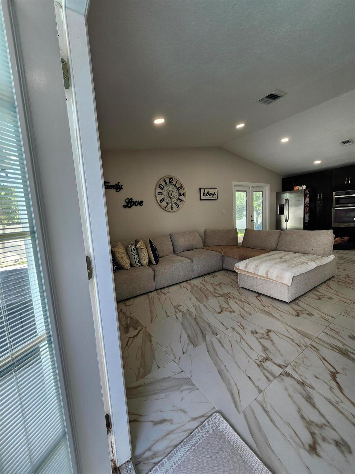 COUNTERPOINT ESTATES 10 - Residential