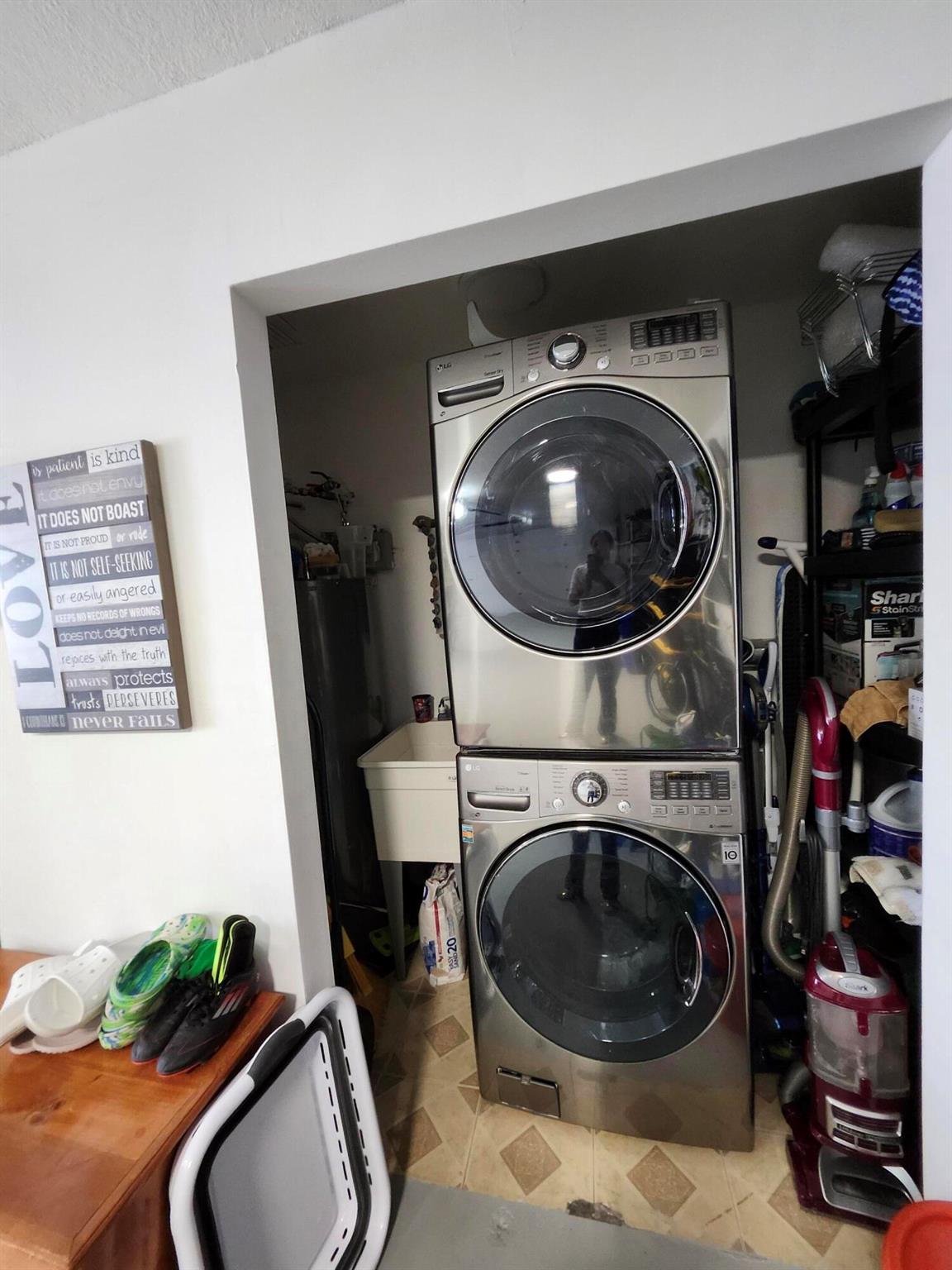 COUNTERPOINT ESTATES 10 - Residential