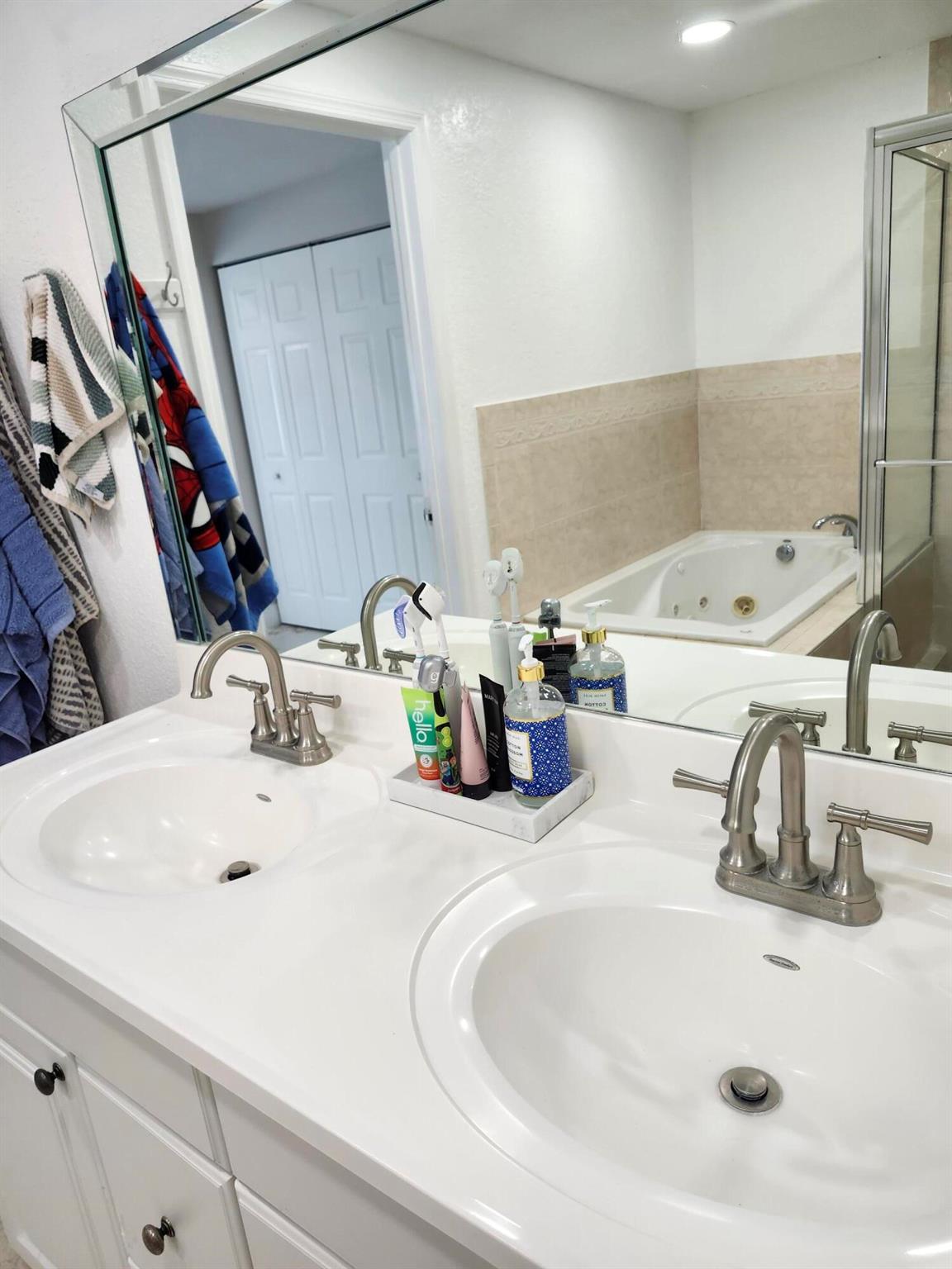 COUNTERPOINT ESTATES 10 - Residential