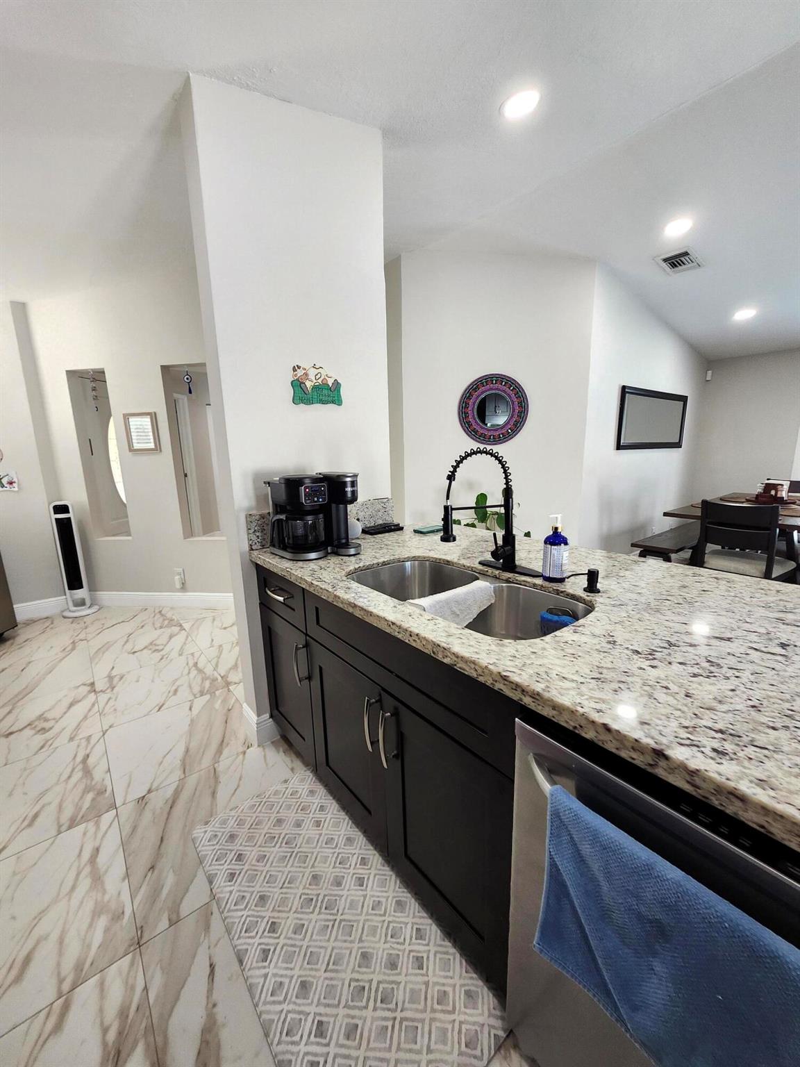 COUNTERPOINT ESTATES 10 - Residential