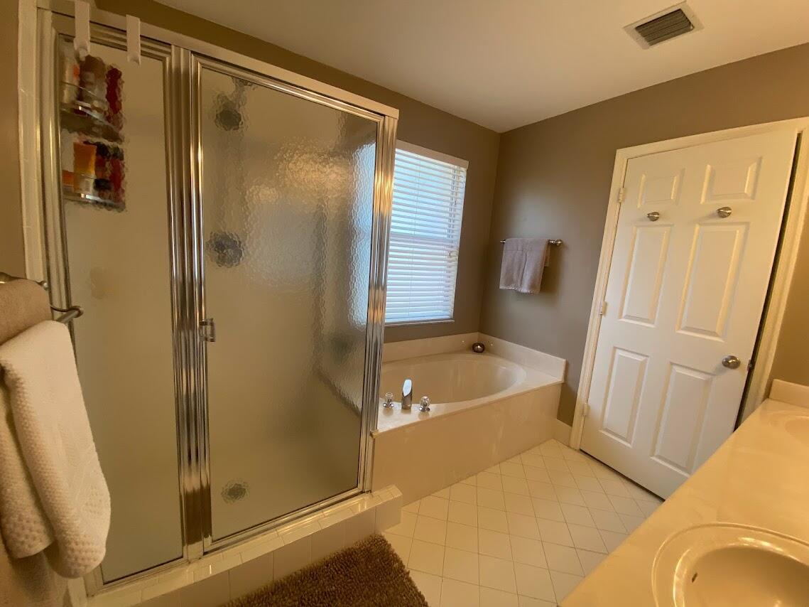 RIVIERA ISLES IV - Residential