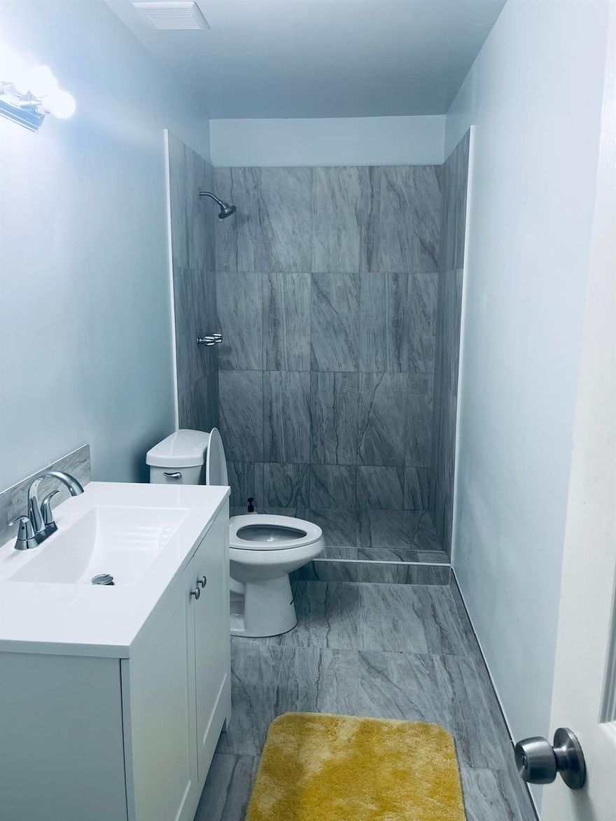 Beautiful 2 Bathrooms 2 bath Villa. Newer wood flooring and newer roof (2020) Both bathrooms recently updated. Washer & Dryer; Pets allowed. All ages! 2 assigned parking spaces plus guest parking. Attic for storage. Community pool. Great location, near excellent schools, beautiful parks, modern shopping, movie theaters, and major highways. This will go fast!! More photos coming soon...

*Buy this property with no money down! Inquire for details.

"Buyer and Buyers agent to verify all information"