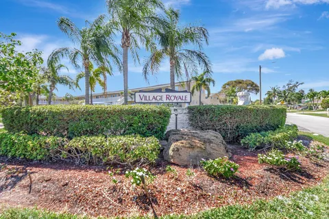 2222 NE 1st Way Unit 105, Boynton Beach, FL MLS: R11082751