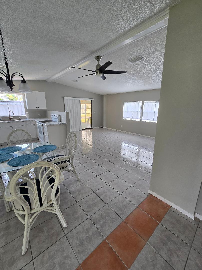 TROPICAL ISLES - Residential
