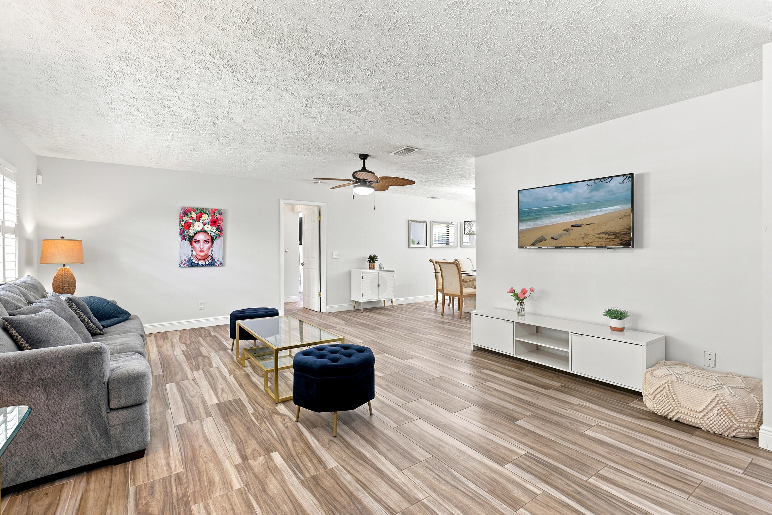 View photos, virtual tours, details... 2526 SE VICTORY Avenue