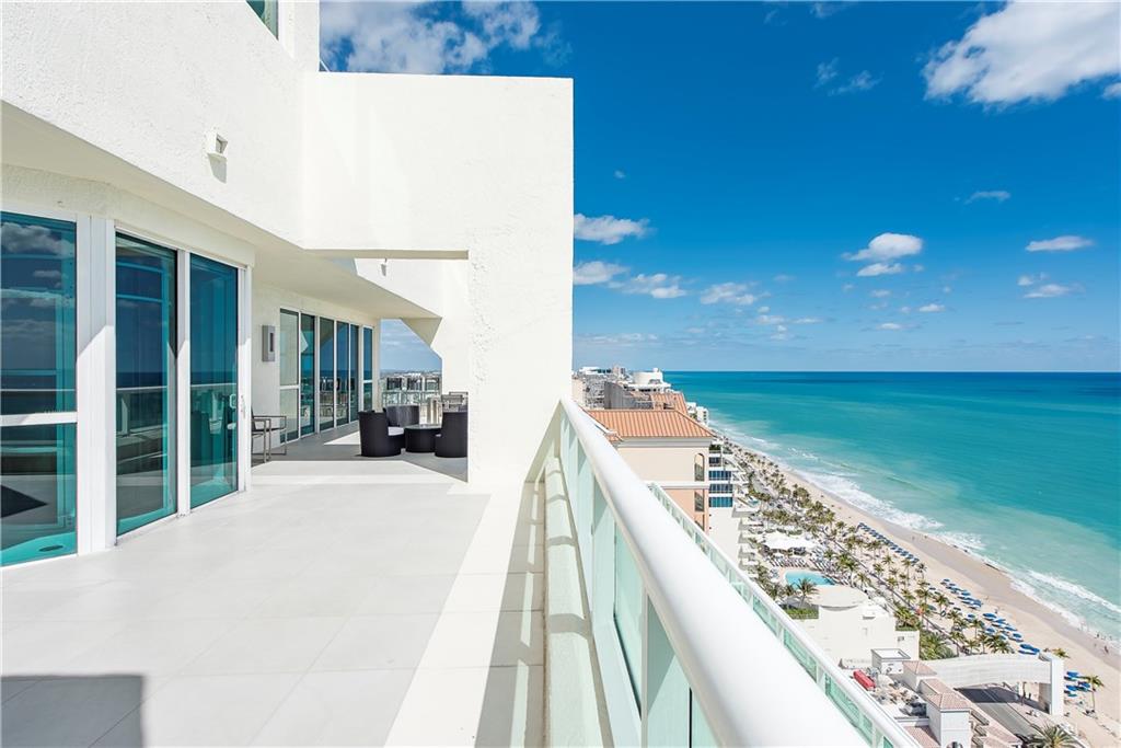 Las Olas Beach Club - Residential