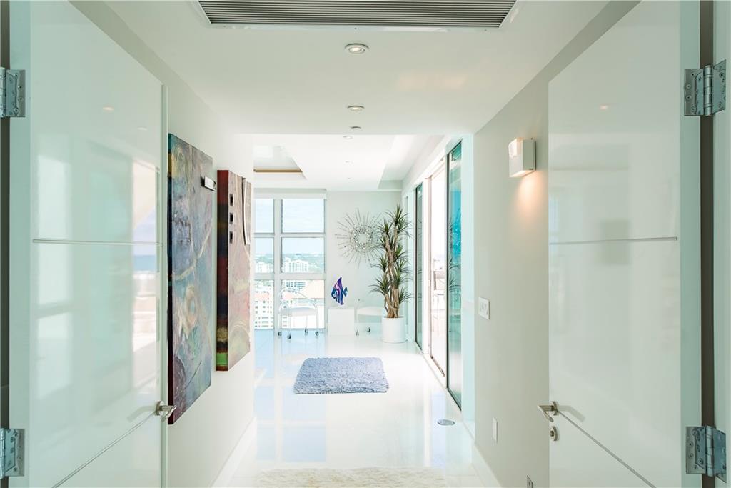 Las Olas Beach Club - Residential