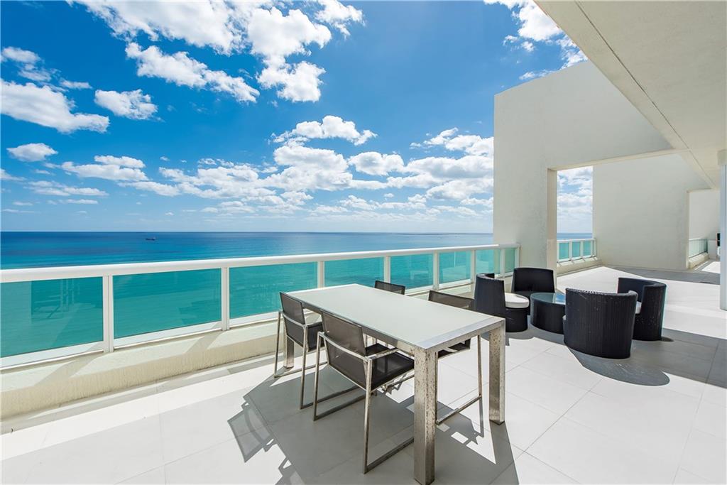 Las Olas Beach Club - Residential