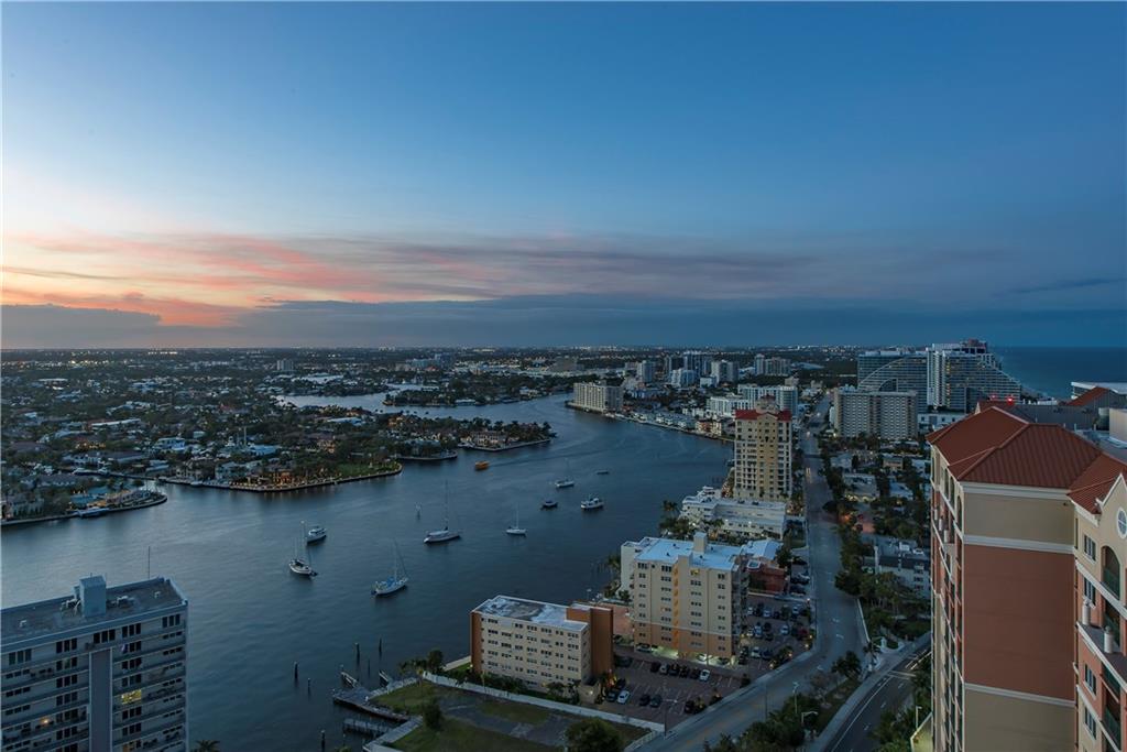 Las Olas Beach Club - Residential