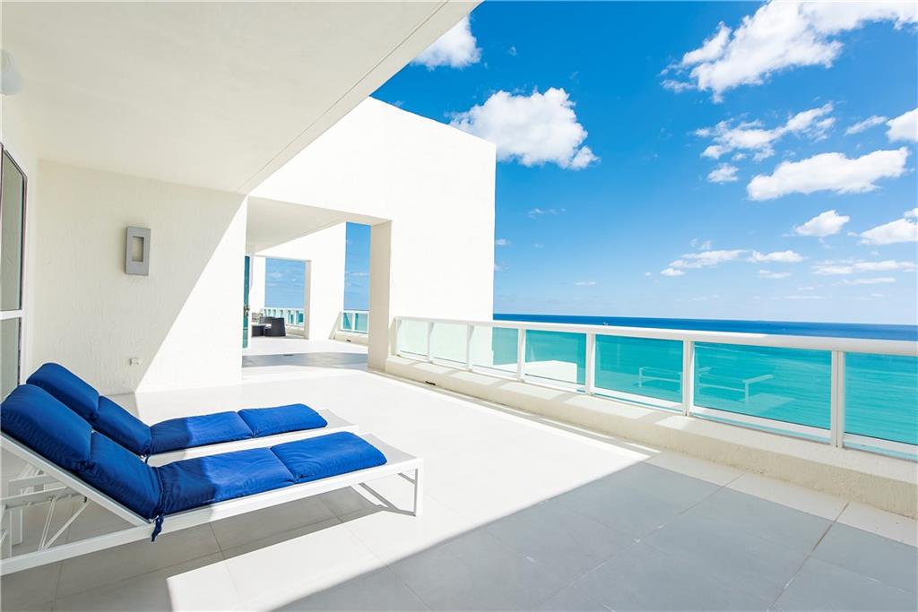 Las Olas Beach Club - Residential