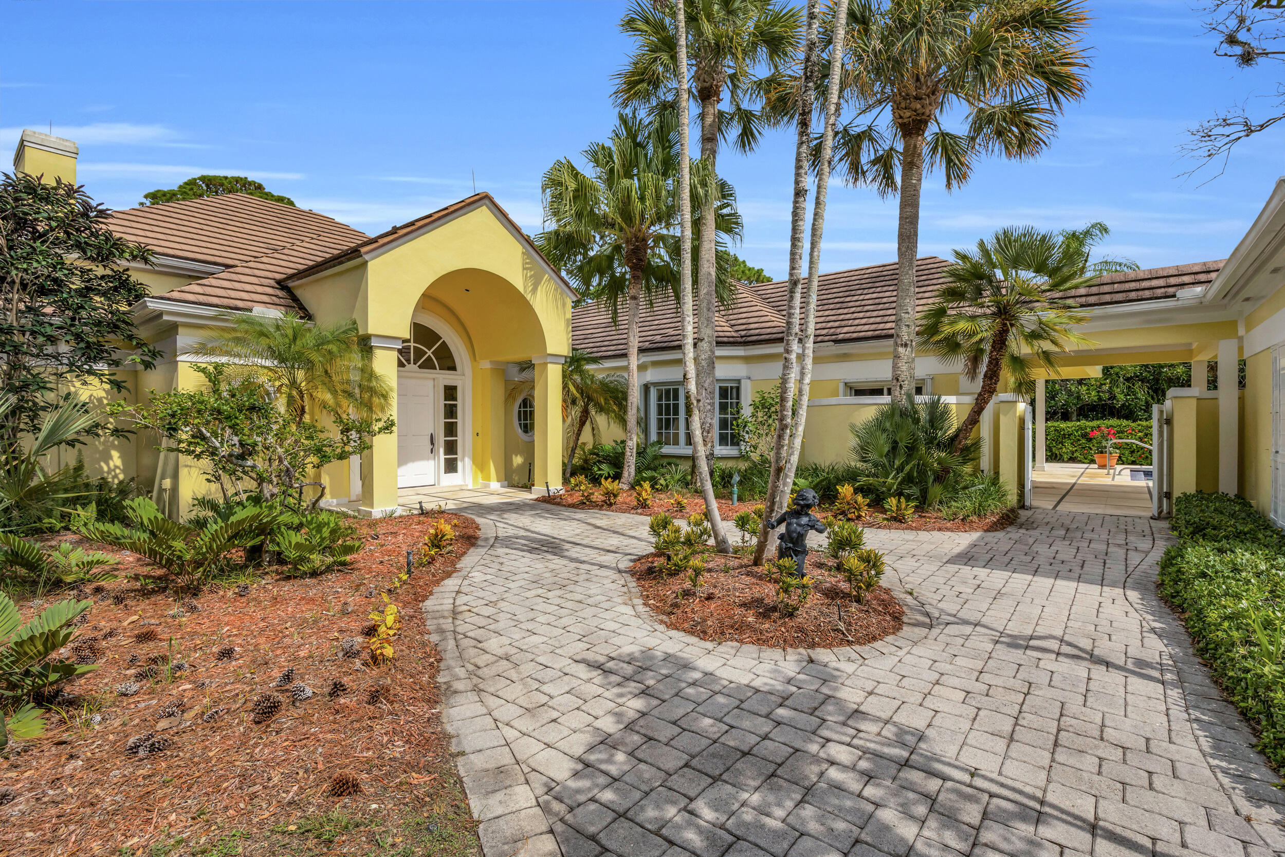 7107 SE Golfhouse Drive