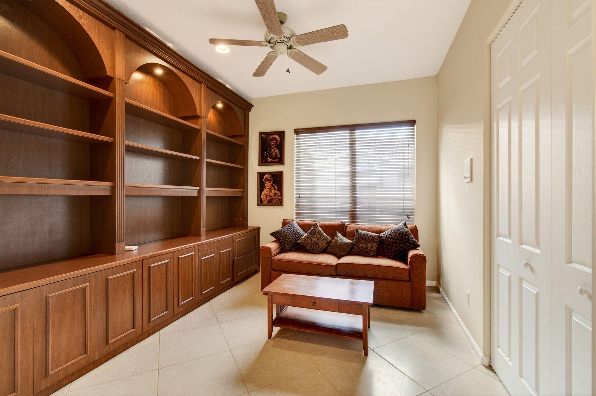 VALENCIA ISLES 2 - Residential