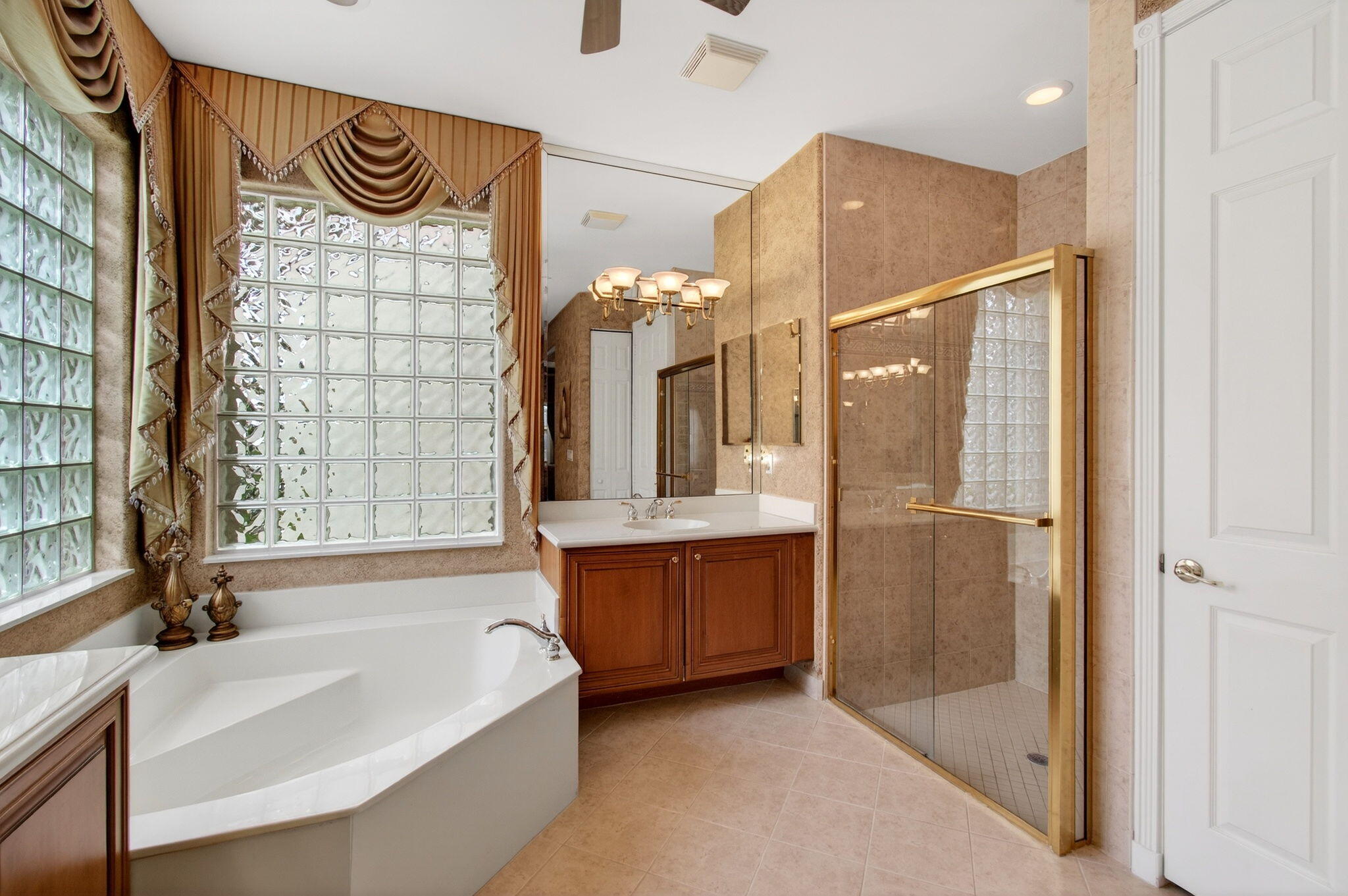 VALENCIA ISLES 2 - Residential