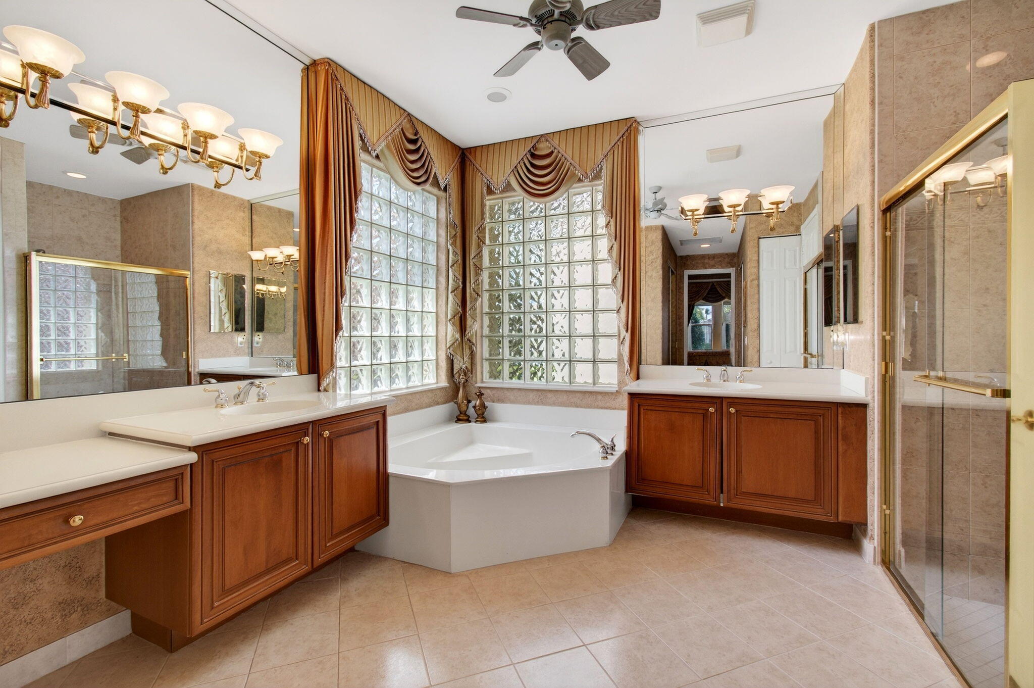 VALENCIA ISLES 2 - Residential