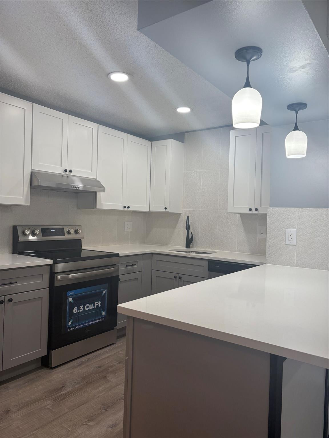 5492 Courtyard Drive 5492