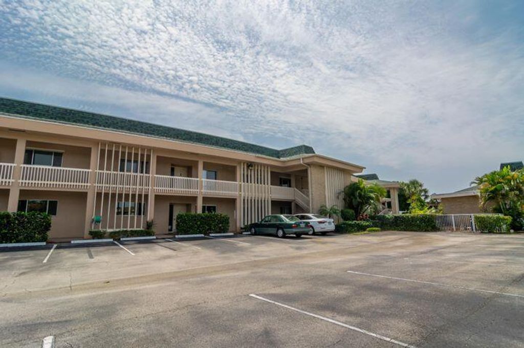 Photo of 11800 Avenue Of The Pga #14, Palm Beach Gardens, FL 33418 (MLS # R10792746)