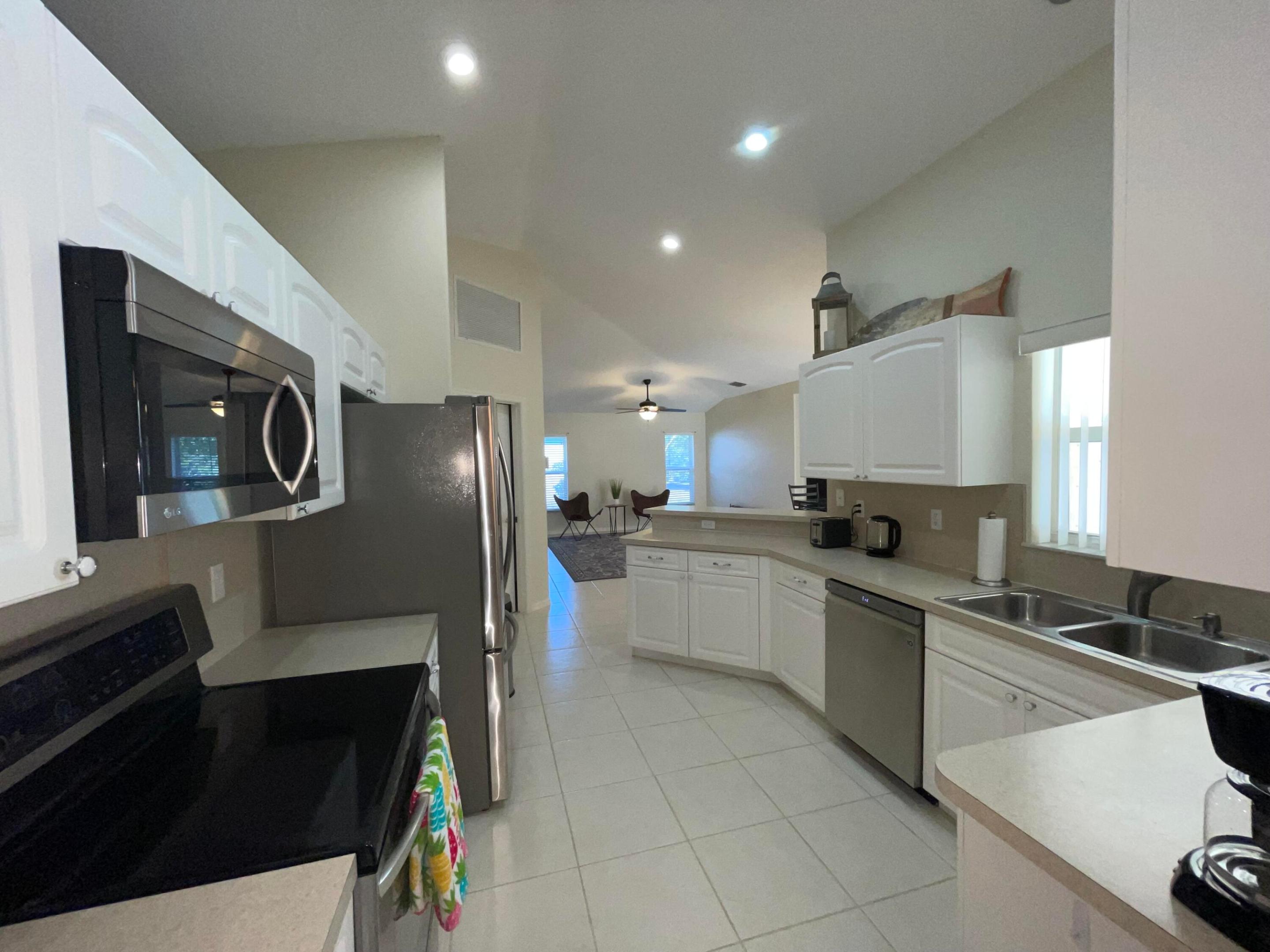 SEBASTIAN HIGHLANDS UNIT 13 - Residential Lease