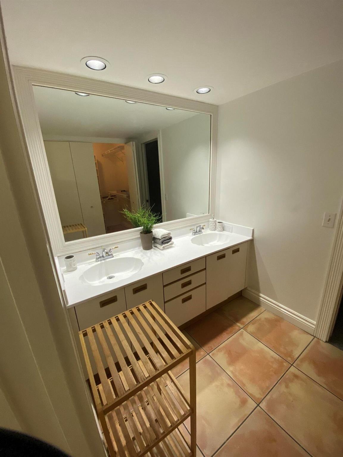 BOCA BAYOU VII CONDO UNIT - Residential Lease