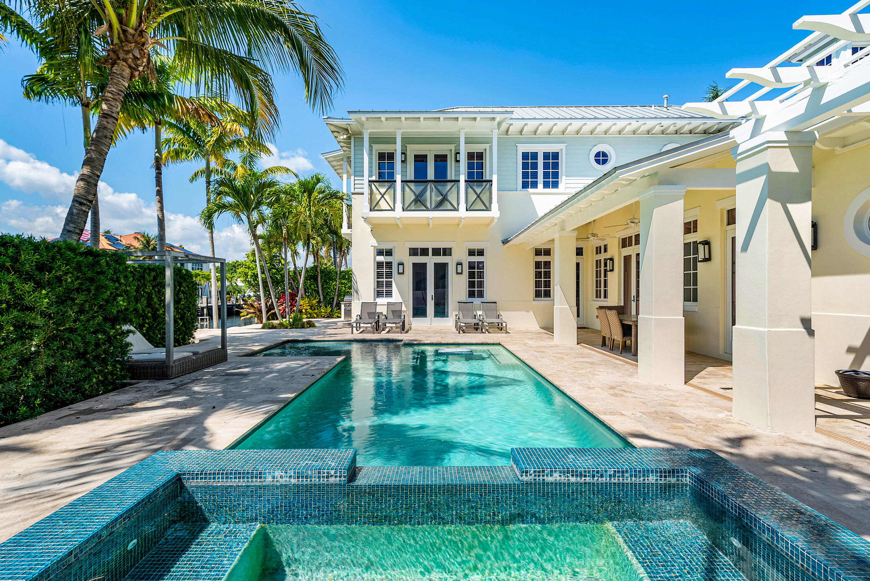 TROPIC ISLE - Residential