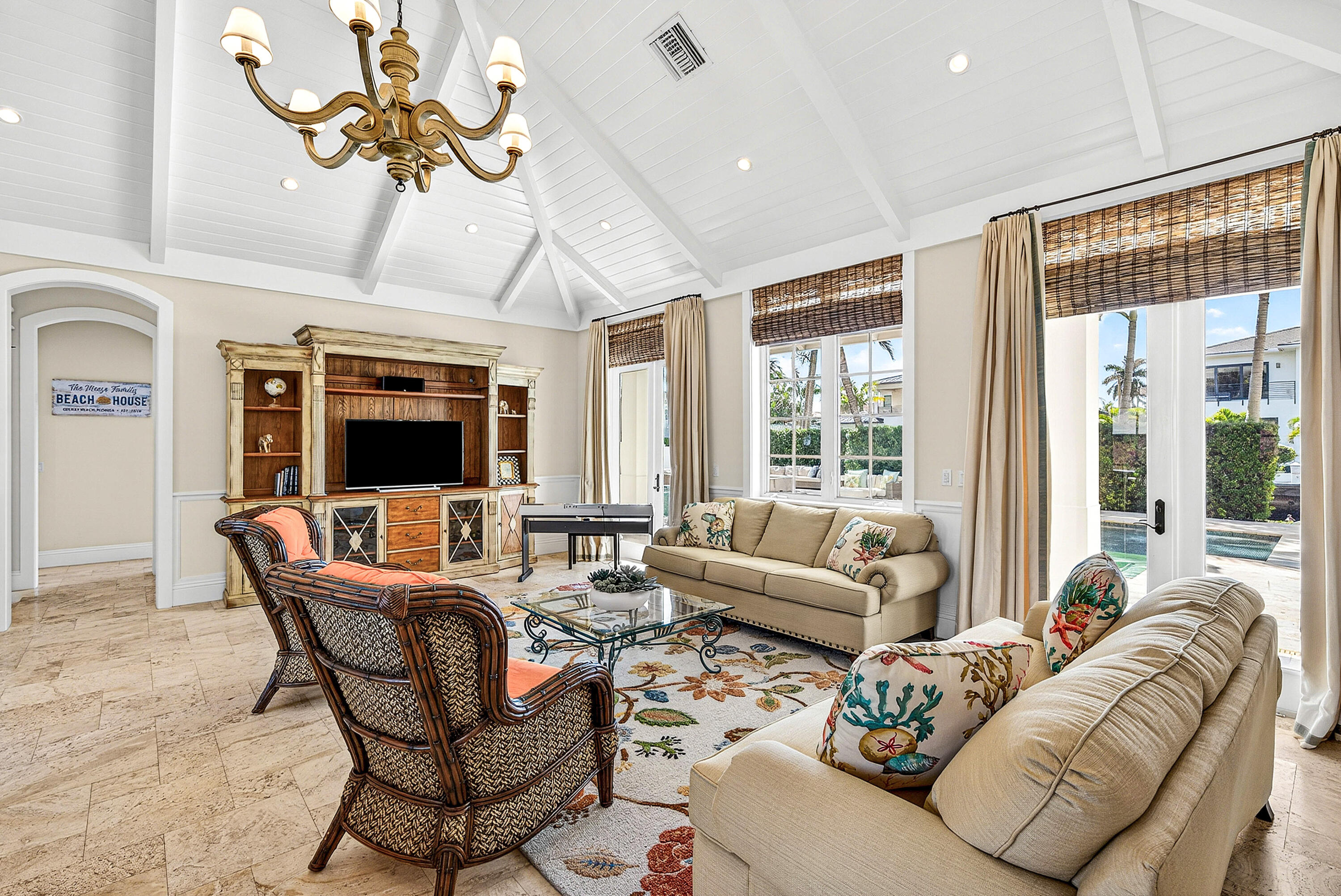 TROPIC ISLE - Residential