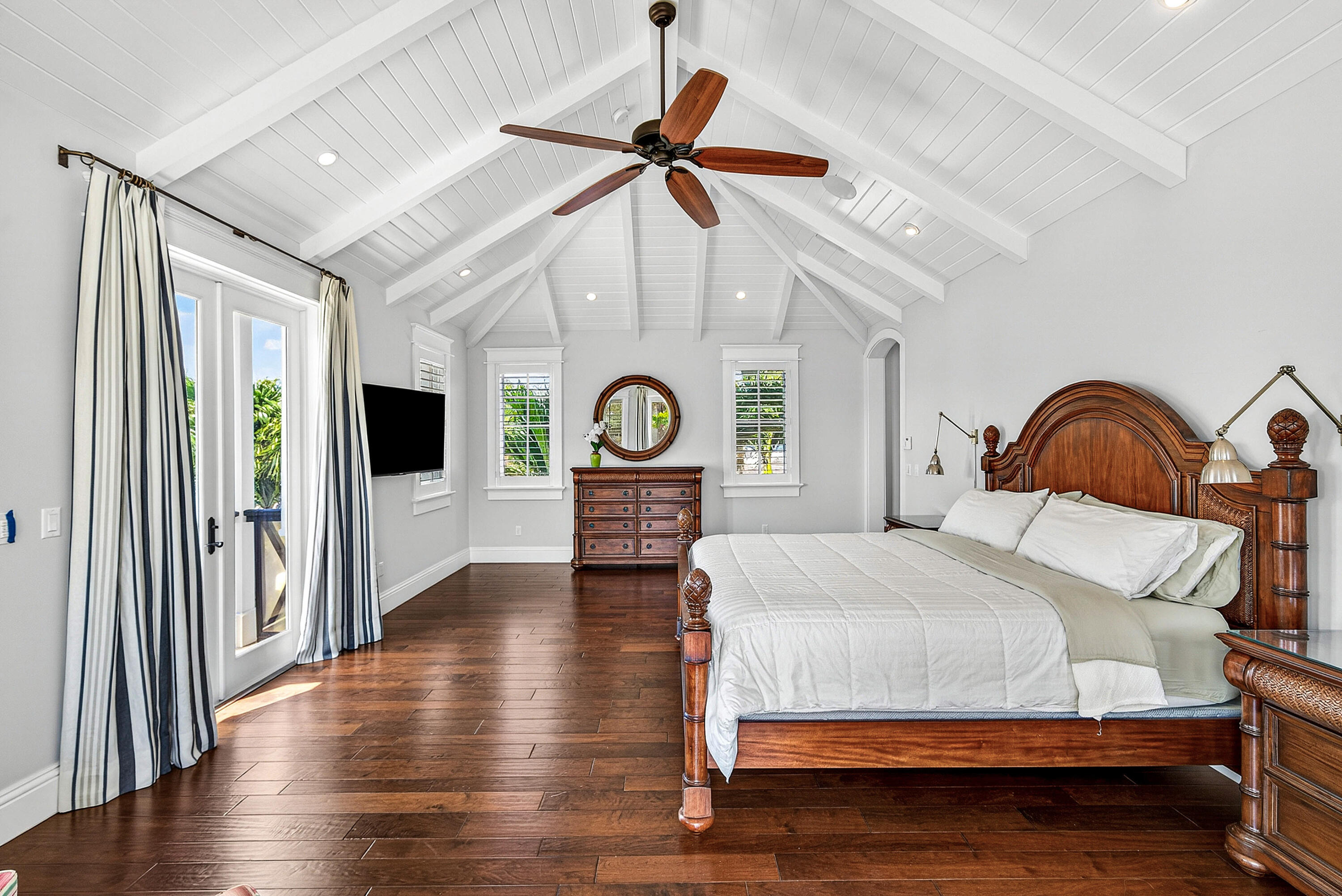 TROPIC ISLE - Residential