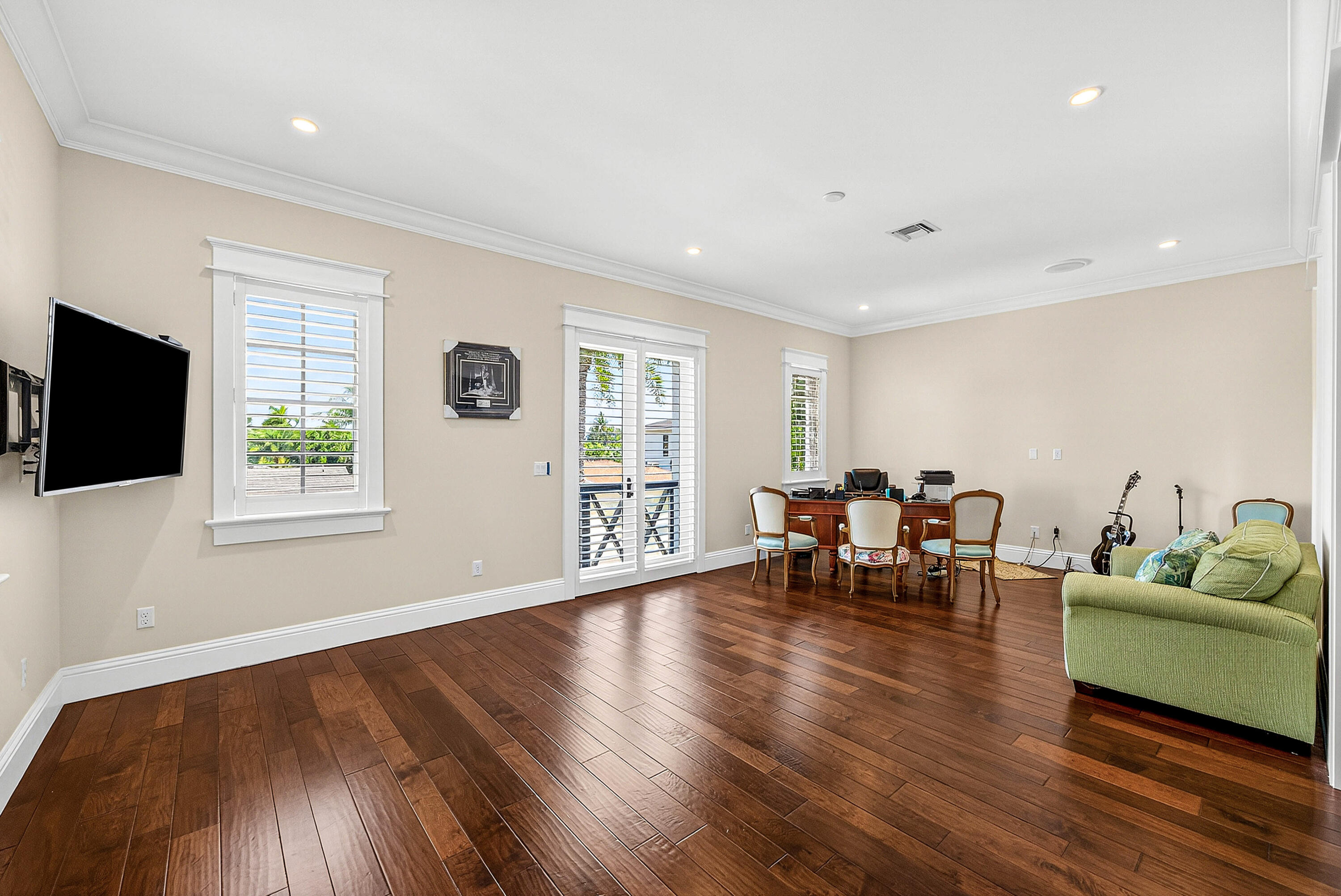 TROPIC ISLE - Residential